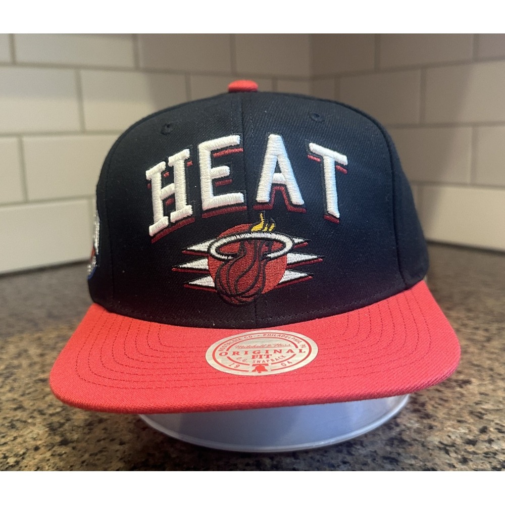 Miami Heat Mitchell & Ness Snapback Hat NBA Eastern Conference Patch